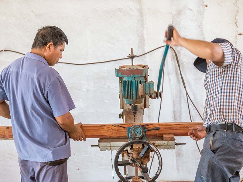 瑞金楼梯地板柜门的油漆修复-11
